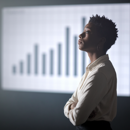 personne-pensive-lumiere-douce-ecran-graphique